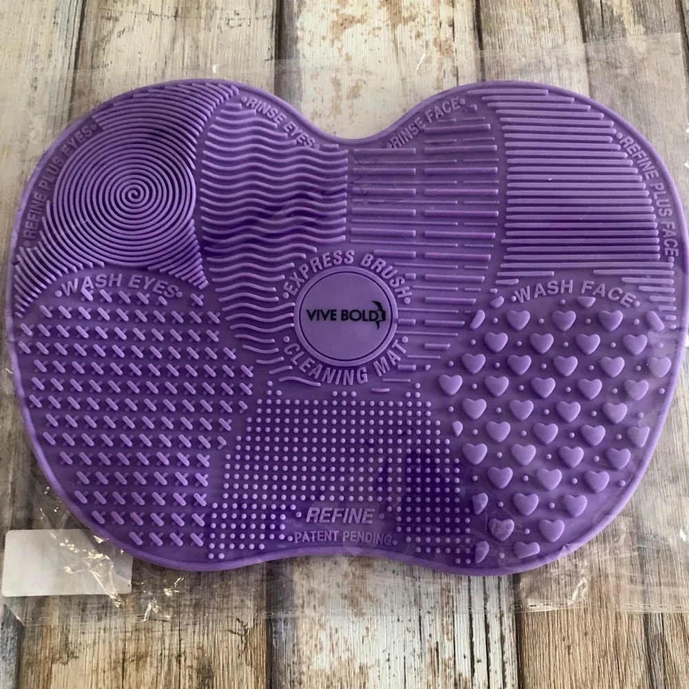 NEW✨ Vive Bold Express Makeup Brush Cleaning Silicone Suction Mat for sink